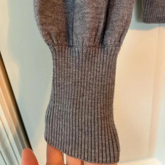 Philosophy grey light-weight sweater. Size Small. - Picture 3 of 8